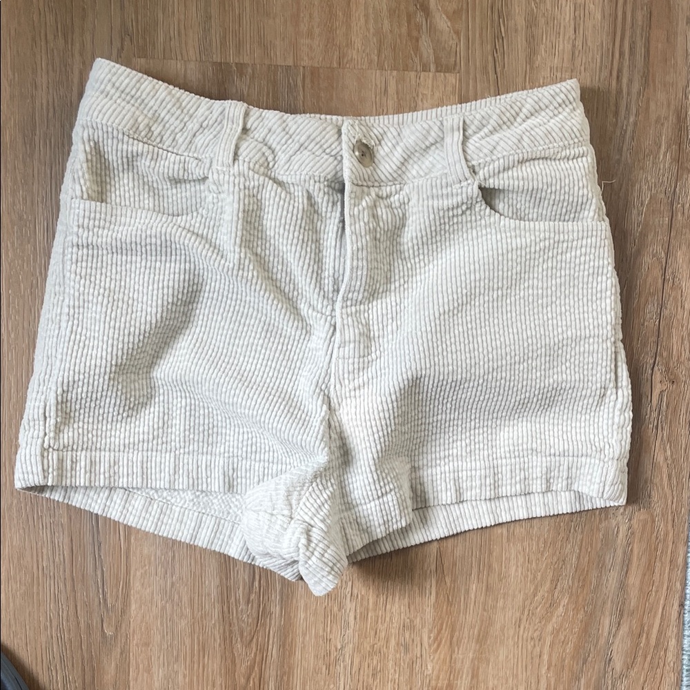 O’Neill Langford corduroy shorts size 28 winter white